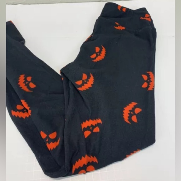 LuLaRoe Pants - NWOT LuLaRoe Halloween Jack O’Lantern Smile Leggings Black Orange Size OS (2-10)